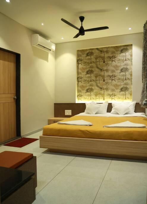 'Sumadhu Homes 301 ' Kolhapur Luaran gambar
