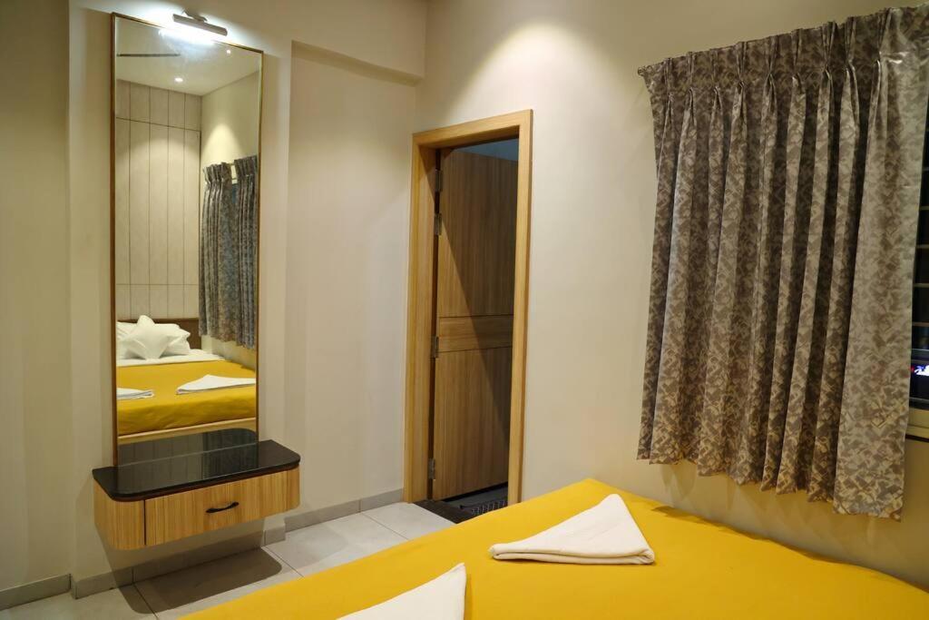 'Sumadhu Homes 301 ' Kolhapur Luaran gambar